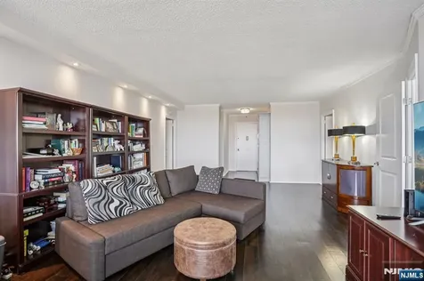 1530 Palisade Avenue Fort Lee NJ 07024