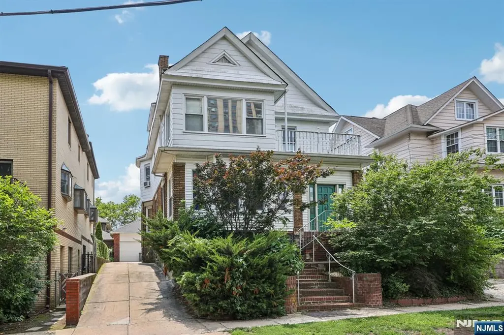 5 77th Street North Bergen NJ 07047