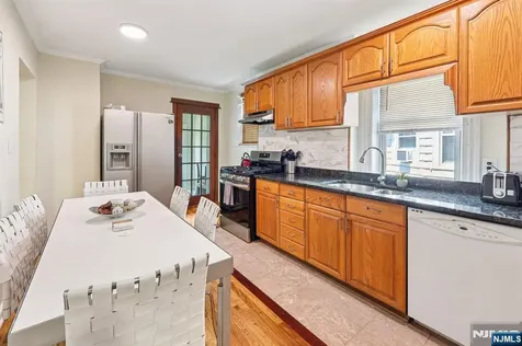 5 77th Street North Bergen NJ 07047