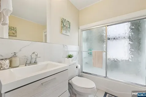 5 77th Street North Bergen NJ 07047
