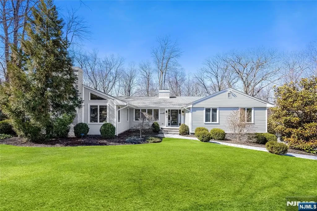19 Ivy Place Upper Saddle River NJ 07458