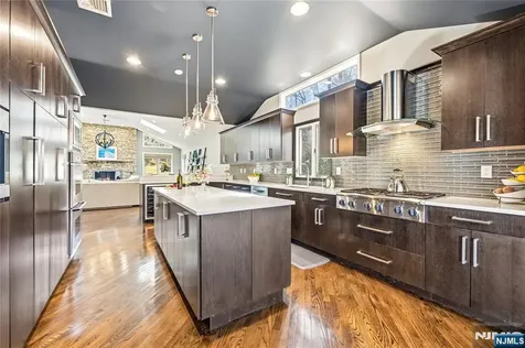 19 Ivy Place Upper Saddle River NJ 07458