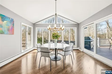 19 Ivy Place Upper Saddle River NJ 07458