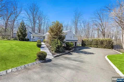19 Ivy Place Upper Saddle River NJ 07458