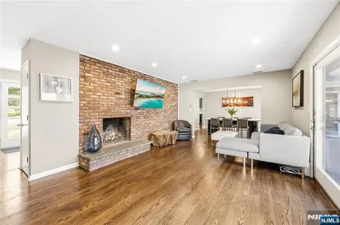 19 Ivy Place Upper Saddle River NJ 07458