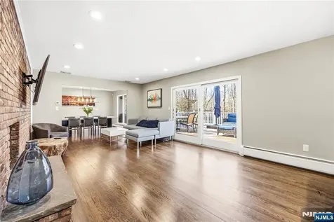 19 Ivy Place Upper Saddle River NJ 07458