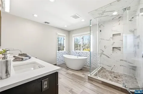 19 Ivy Place Upper Saddle River NJ 07458