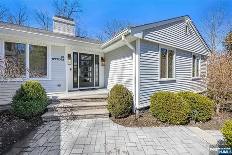 19 Ivy Place Upper Saddle River NJ 07458