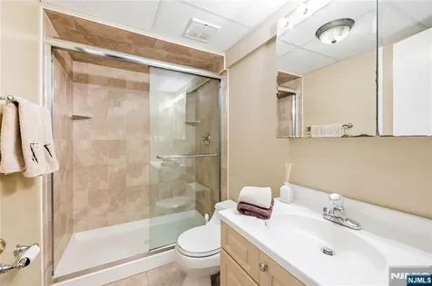 19 Ivy Place Upper Saddle River NJ 07458