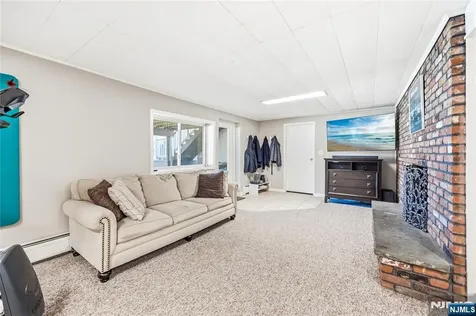 19 Ivy Place Upper Saddle River NJ 07458