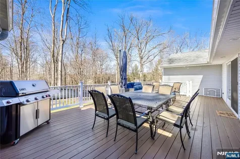 19 Ivy Place Upper Saddle River NJ 07458