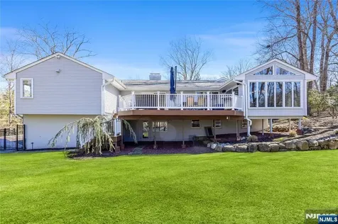 19 Ivy Place Upper Saddle River NJ 07458
