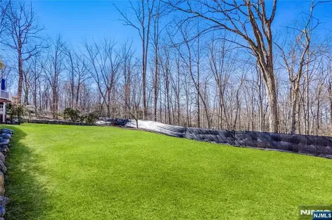 19 Ivy Place Upper Saddle River NJ 07458