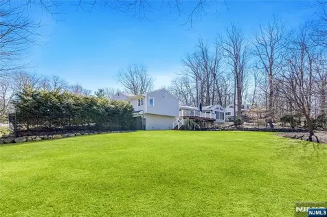 19 Ivy Place Upper Saddle River NJ 07458
