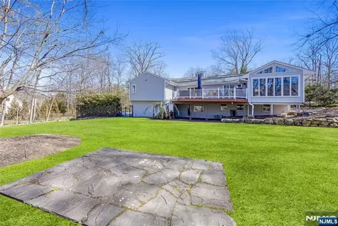 19 Ivy Place Upper Saddle River NJ 07458