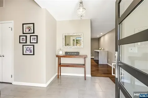 19 Ivy Place Upper Saddle River NJ 07458