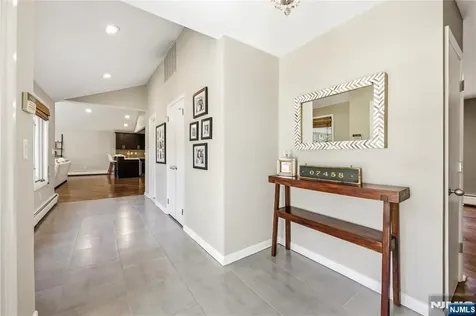 19 Ivy Place Upper Saddle River NJ 07458