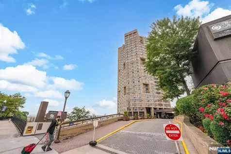 7004 Boulevard East Guttenberg NJ 07093
