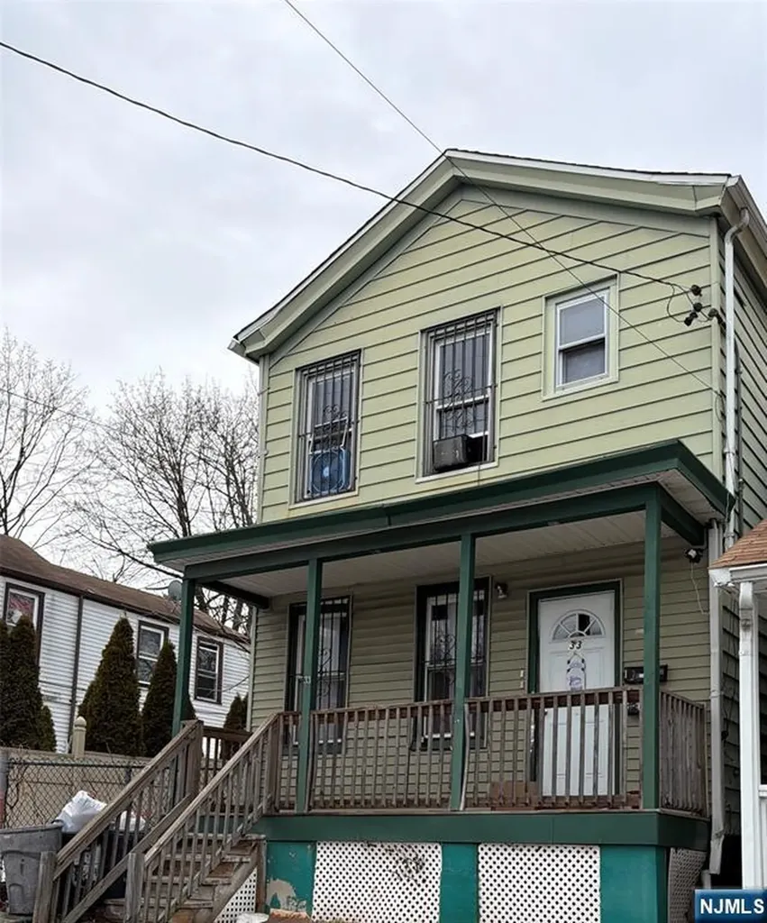 33 7th Street Paterson NJ 07522