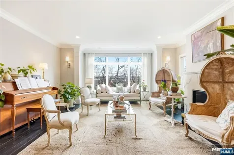 1228 River Road Edgewater NJ 07020