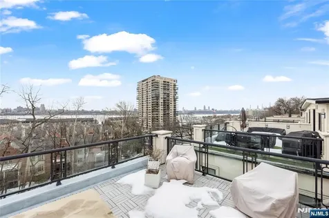 1228 River Road Edgewater NJ 07020