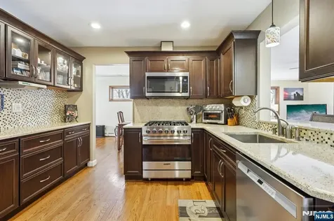 191 Hillcrest Avenue Hawthorne NJ 07506