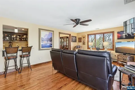 191 Hillcrest Avenue Hawthorne NJ 07506