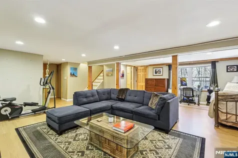 191 Hillcrest Avenue Hawthorne NJ 07506