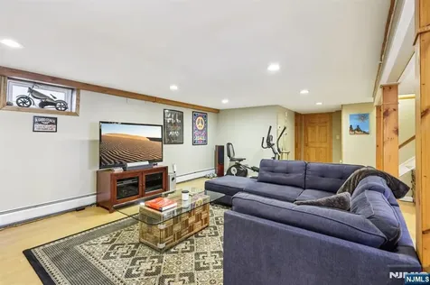 191 Hillcrest Avenue Hawthorne NJ 07506