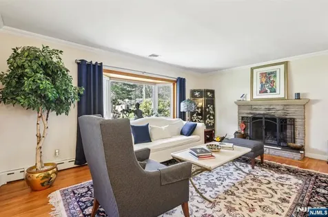 191 Hillcrest Avenue Hawthorne NJ 07506