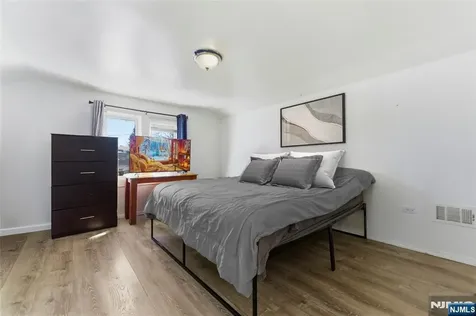 71 Franklin Terrace Irvington NJ 07111