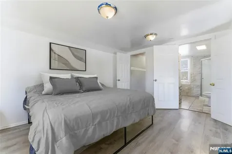 71 Franklin Terrace Irvington NJ 07111