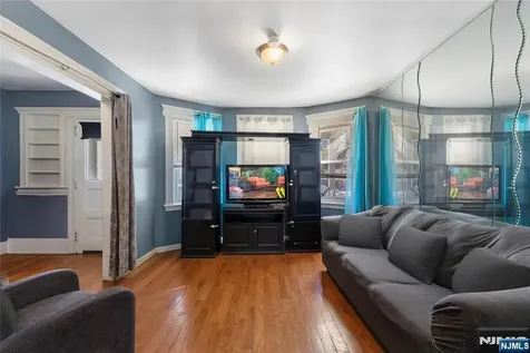 71 Franklin Terrace Irvington NJ 07111