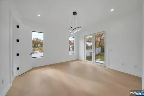 801 Godwin Road Paramus NJ 07652
