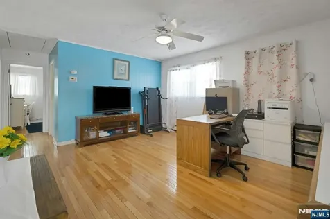 224 Rossiter Avenue Paterson NJ 07502