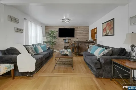 224 Rossiter Avenue Paterson NJ 07502