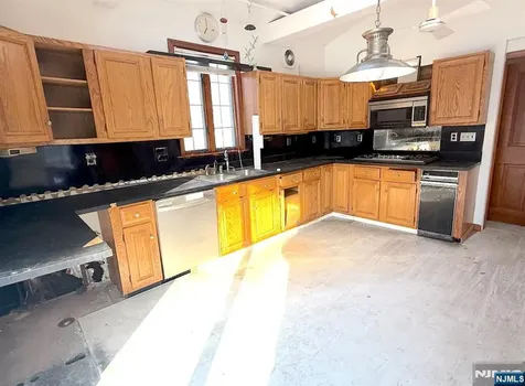 494 Orchard Street Englewood NJ 07631