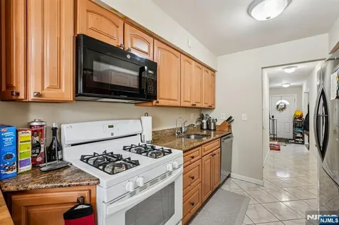 44 Forsythia Lane Paramus NJ 07652