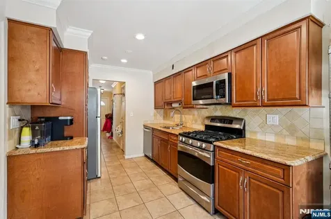 44 Forsythia Lane Paramus NJ 07652