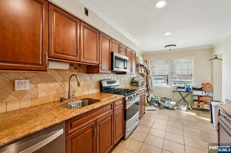 44 Forsythia Lane Paramus NJ 07652