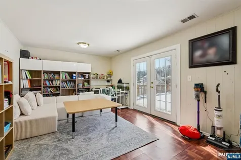 44 Forsythia Lane Paramus NJ 07652