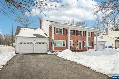 44 Forsythia Lane Paramus NJ 07652