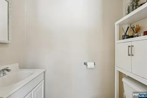 44 Forsythia Lane Paramus NJ 07652