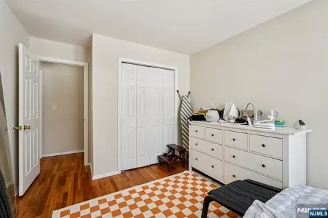 44 Forsythia Lane Paramus NJ 07652