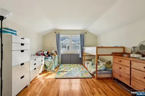44 Forsythia Lane Paramus NJ 07652