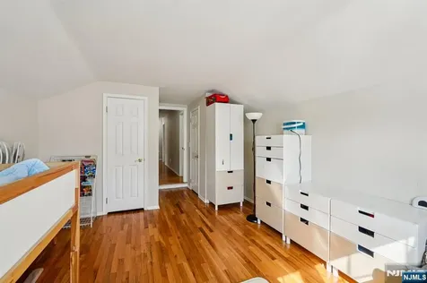 44 Forsythia Lane Paramus NJ 07652