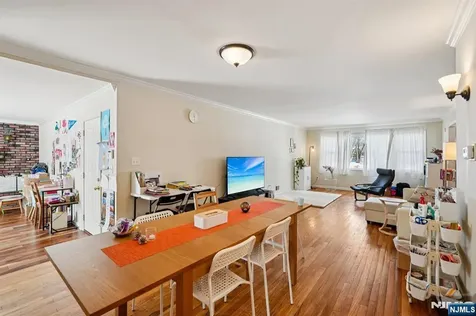 44 Forsythia Lane Paramus NJ 07652