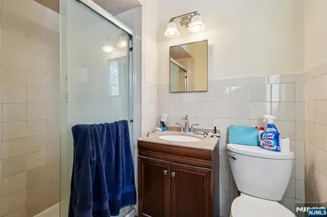 44 Forsythia Lane Paramus NJ 07652