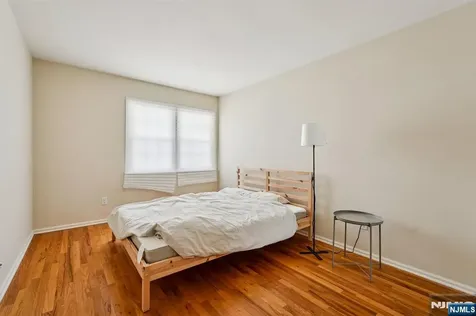 44 Forsythia Lane Paramus NJ 07652