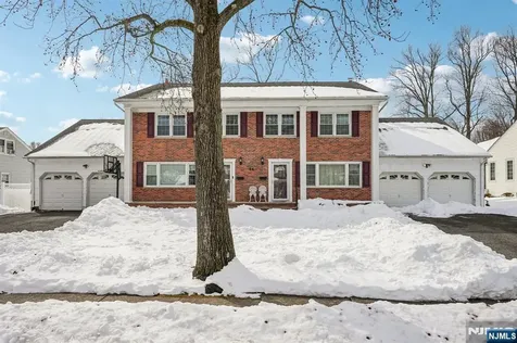 44 Forsythia Lane Paramus NJ 07652